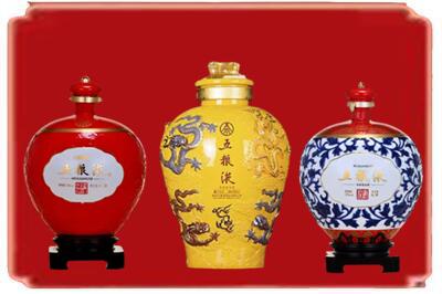 河源烟酒回收五粮液各种摆件.jpg